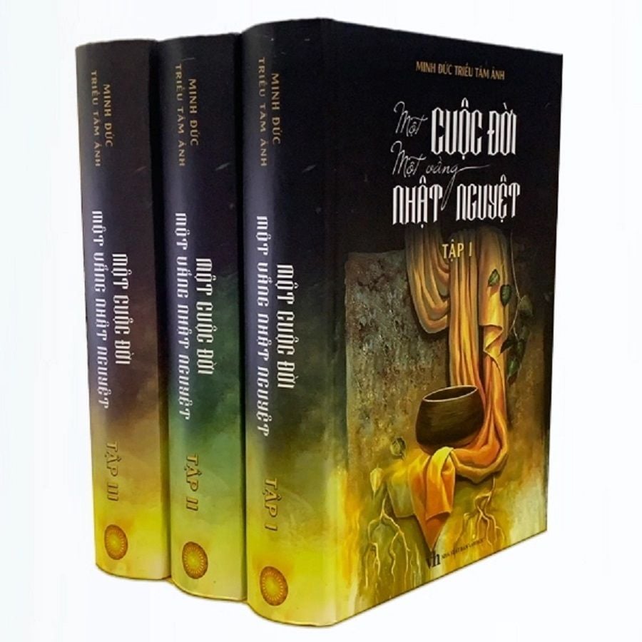 Một Cuộc Đời Một Vầng Nhật Nguyệt (Bìa cứng, bản mới có bổ sung) - Minh Đức Triều Tâm Ảnh